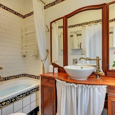 Grand - Monte Cassino Blanco Apartment *
